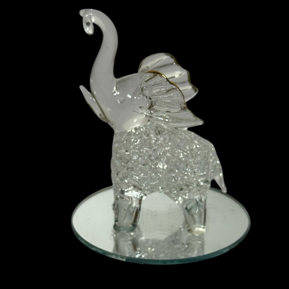 Hand Spun Glass Elephant‎ with Gold Accent On Round Mirror